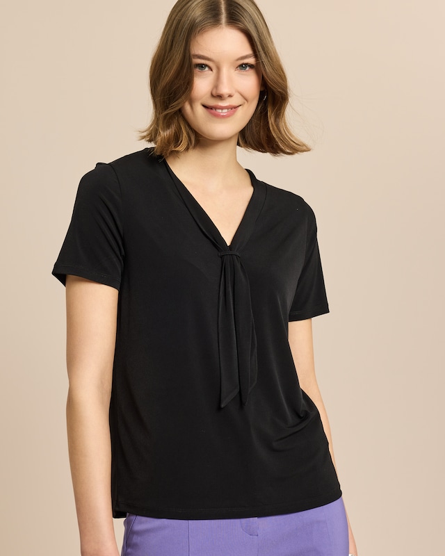 Shirt mit V-Ausschnitt und Schluppe