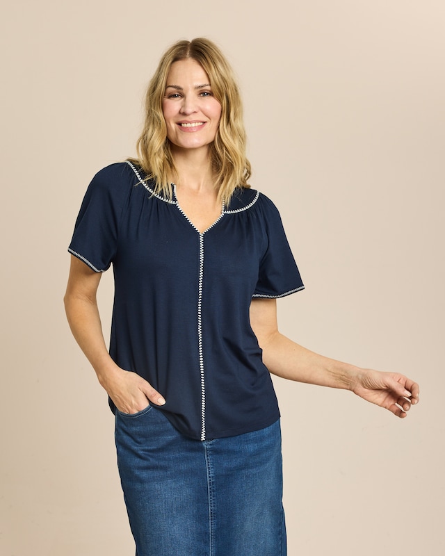 Shirtbluse mit Kontrast-Stickerei