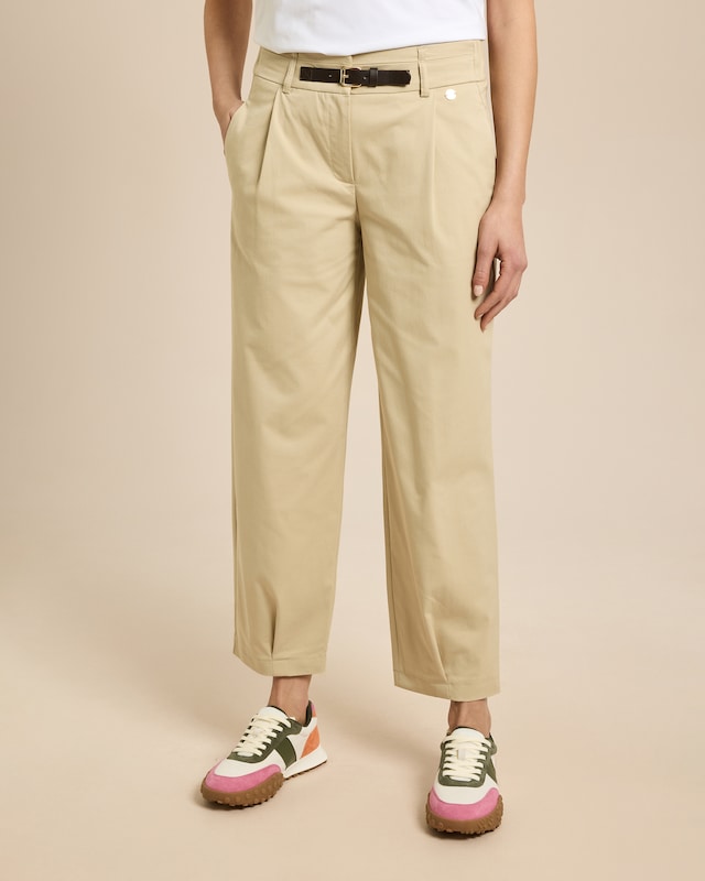 Hose mit Gürteldetail