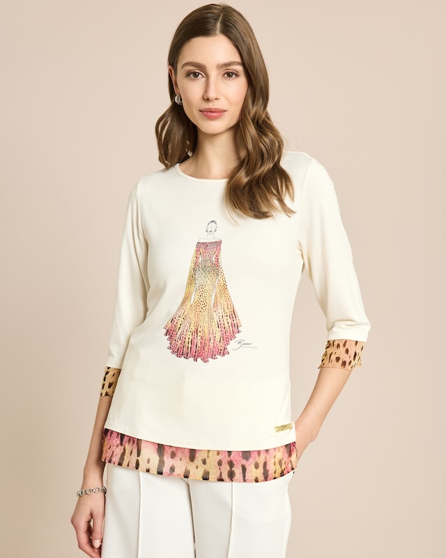 Shirt mit Modeskizze und Kontrastdetail